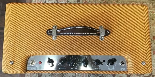 Fender Blues Junior Lacquered Tweed 15W 1x12 Combo